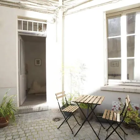 Gorgeous For 2 With Courtyard! París