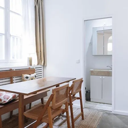 Gorgeous For 2 With Courtyard! Daire